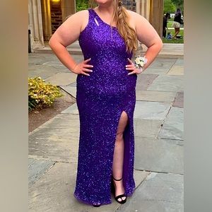Primavera formal gown. Purple. Size 18, without alterations.